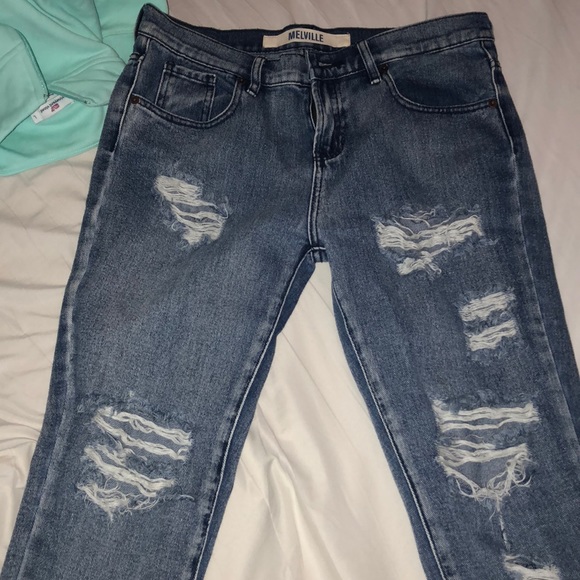 Brandy Melville Denim - NWOT—Brandy Melville Boyfriend ripped jeans